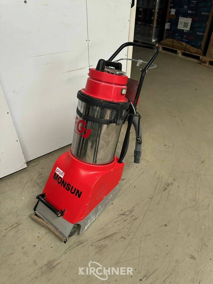 Floor sanding machine